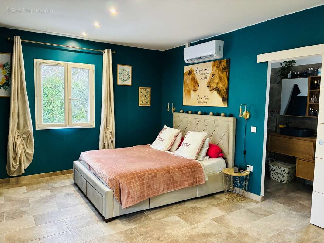 Maison à MOUSSAC
