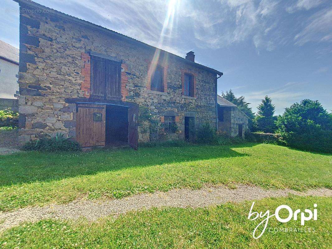 Maison à SAINT-GEORGES-DE-MONS