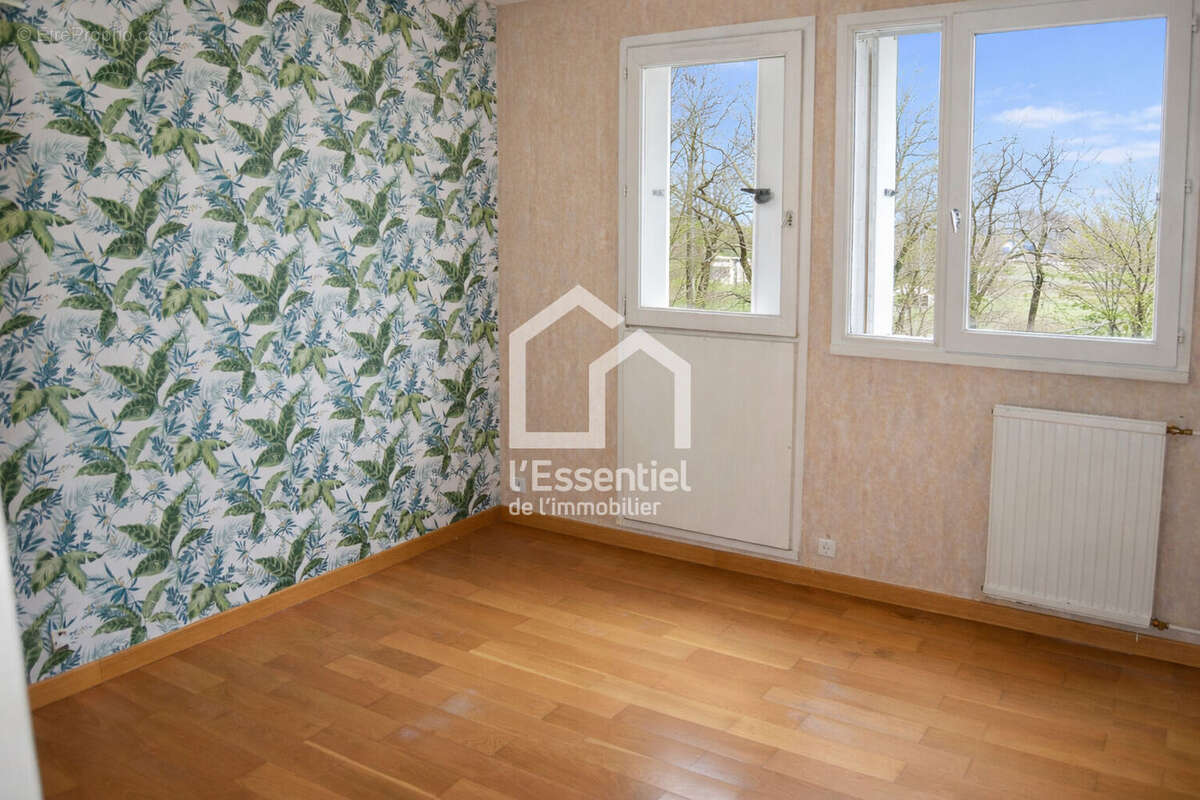 Appartement à VERNEUIL-SUR-SEINE