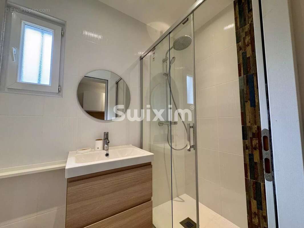 Maison entièrement rénovée à neuf dans un domaine très recherché avec piscine - photo 7