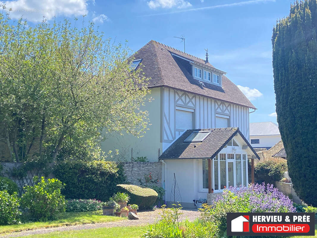 Maison à LUC-SUR-MER