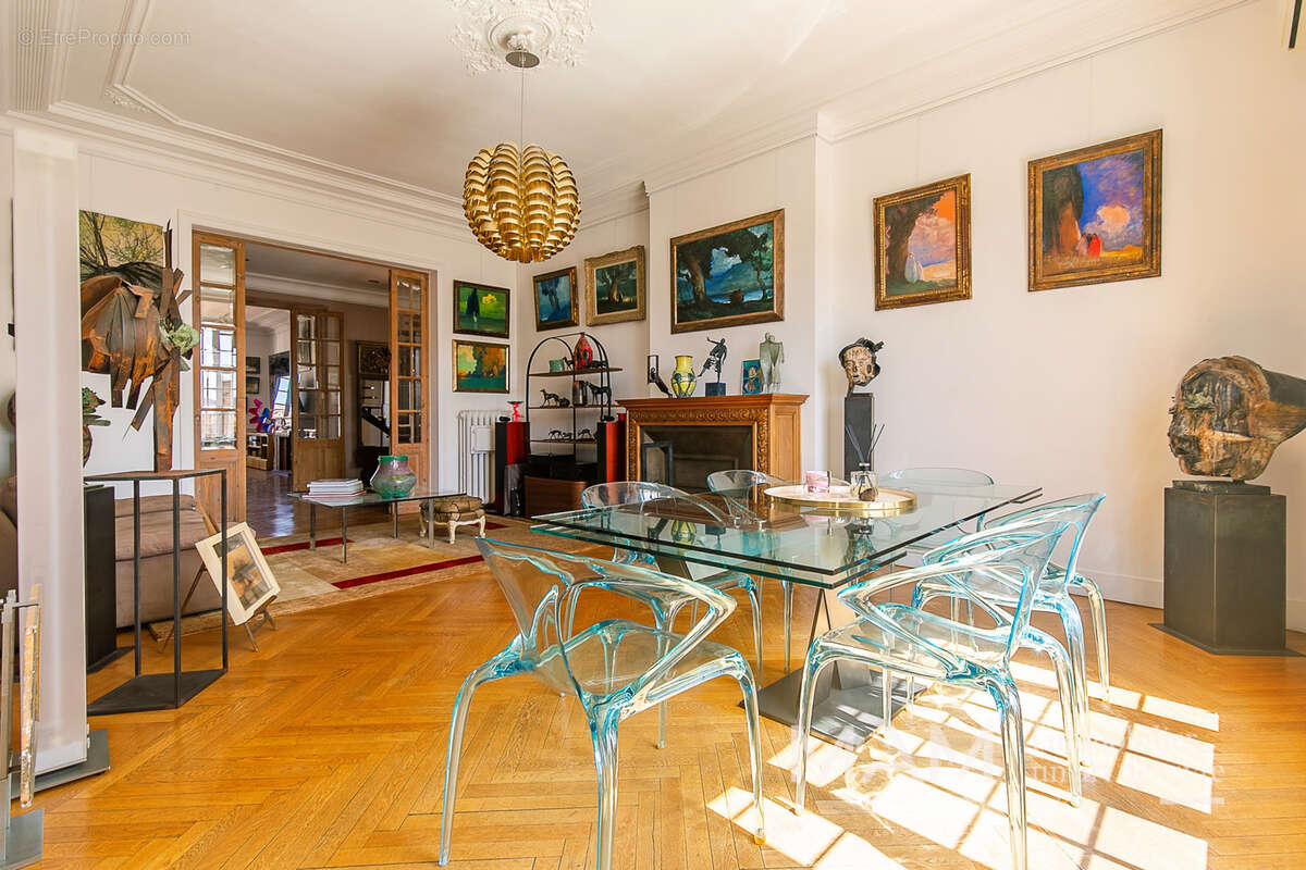 Appartement à MARSEILLE-6E
