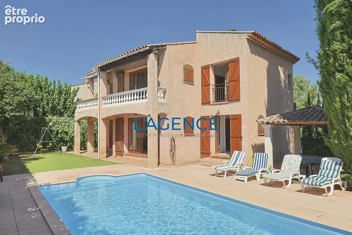 Maison à HYERES
