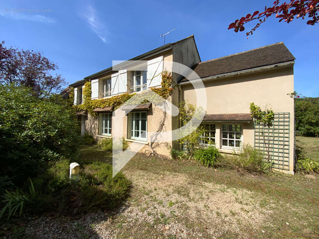 Maison à SAINT-REMY-L&#039;HONORE