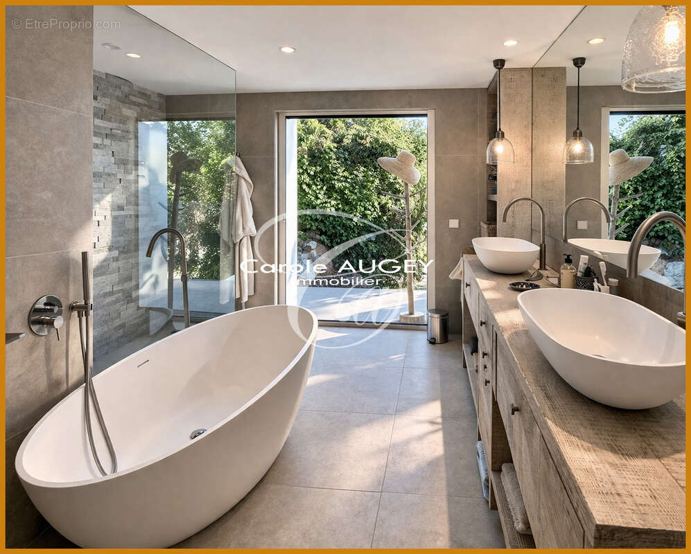 Maison à SAINT-CIERGE-LA-SERRE