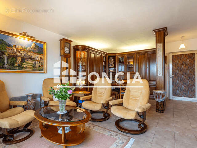 Appartement à HYERES