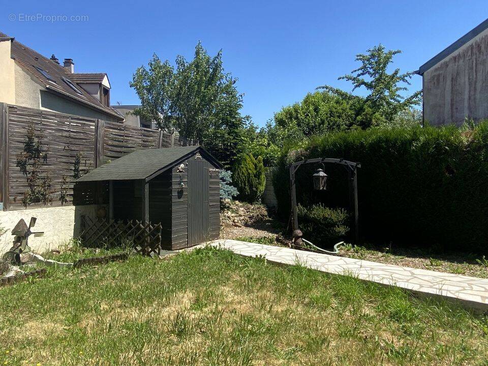 Maison à LE PLESSIS-ROBINSON