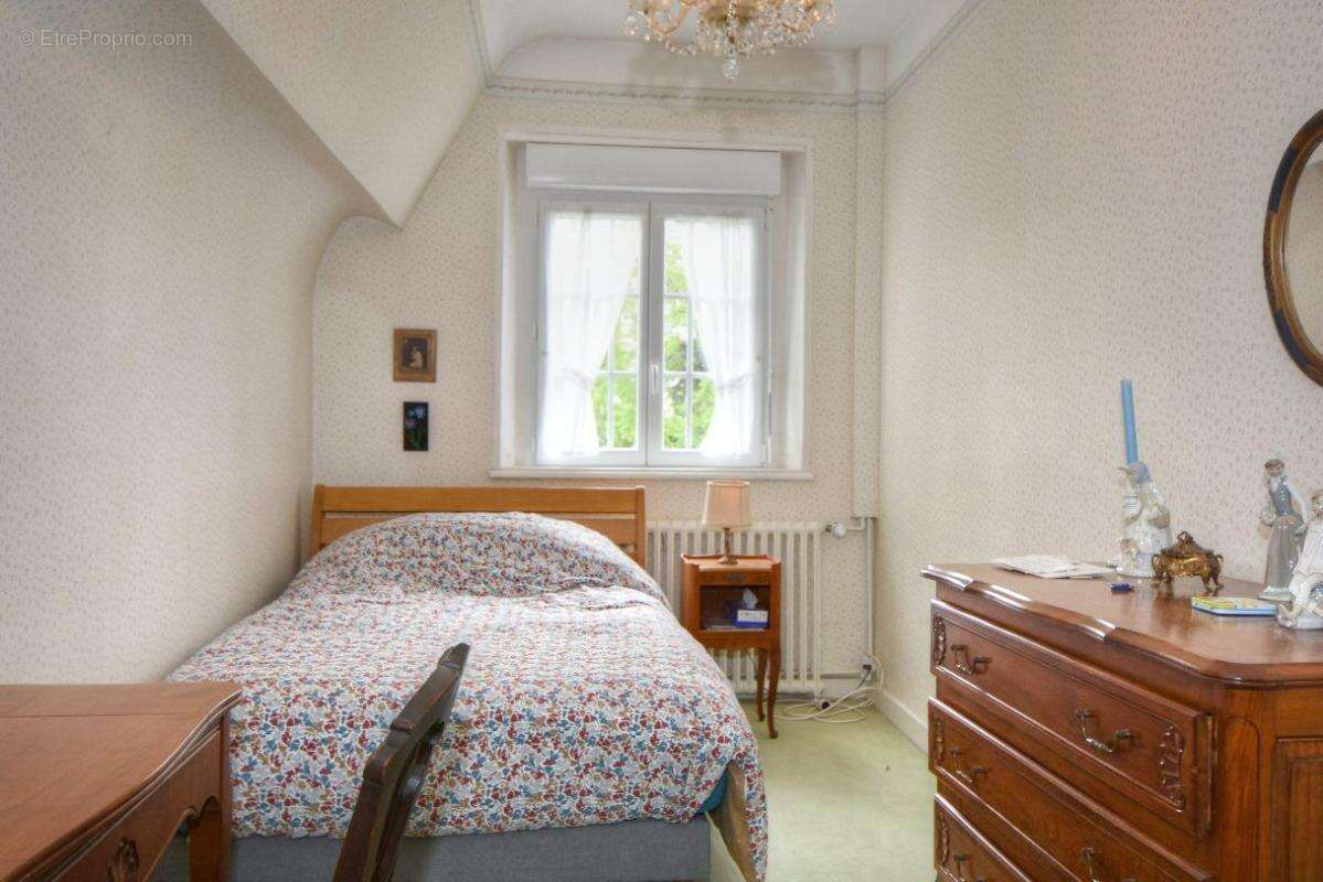 Maison avec partie indépendante à La Roche Jaudy  sur 2 000 m2 de terrain - photo 11