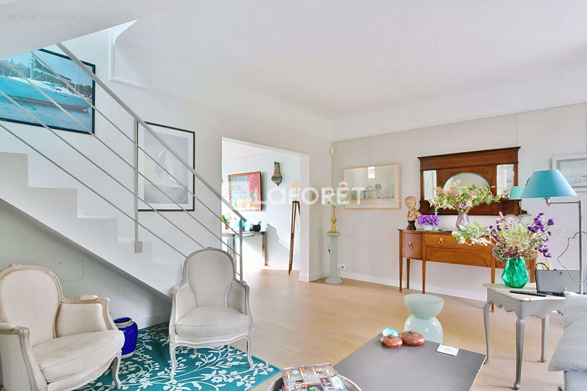 Maison à LA CELLE-SAINT-CLOUD