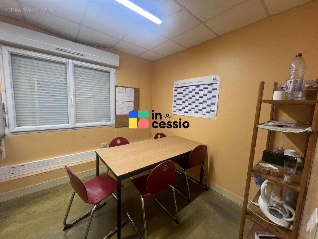 ? à vendre – local d'activité / commercial secteur vibr - photo 13