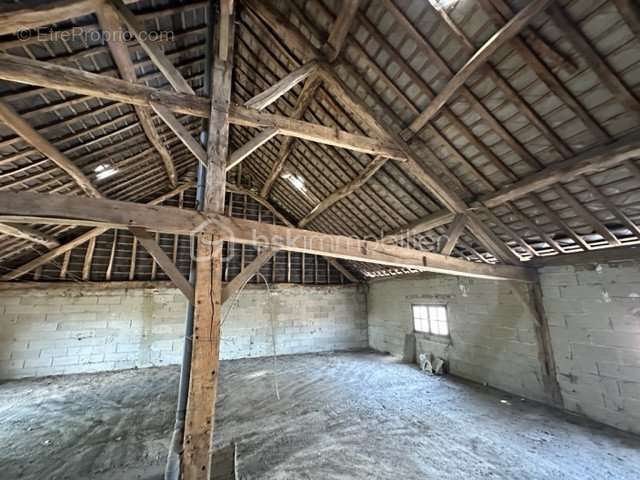 Appartement à ETEIGNIERES