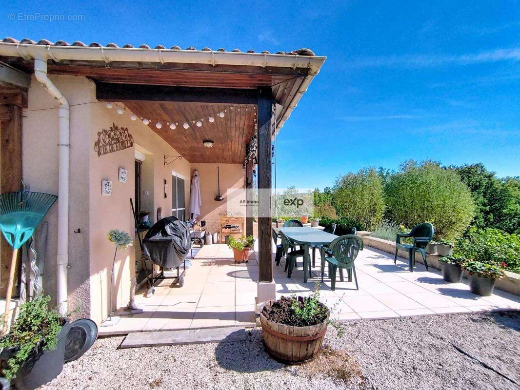 Maison à CASTELNAU-MONTRATIER