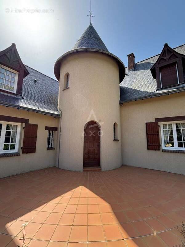 Maison à MIRE