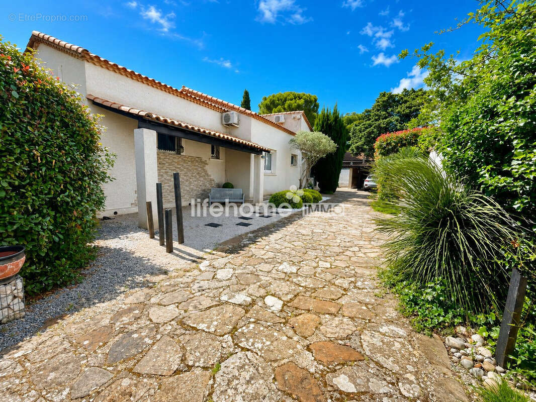 Maison à COURNONTERRAL