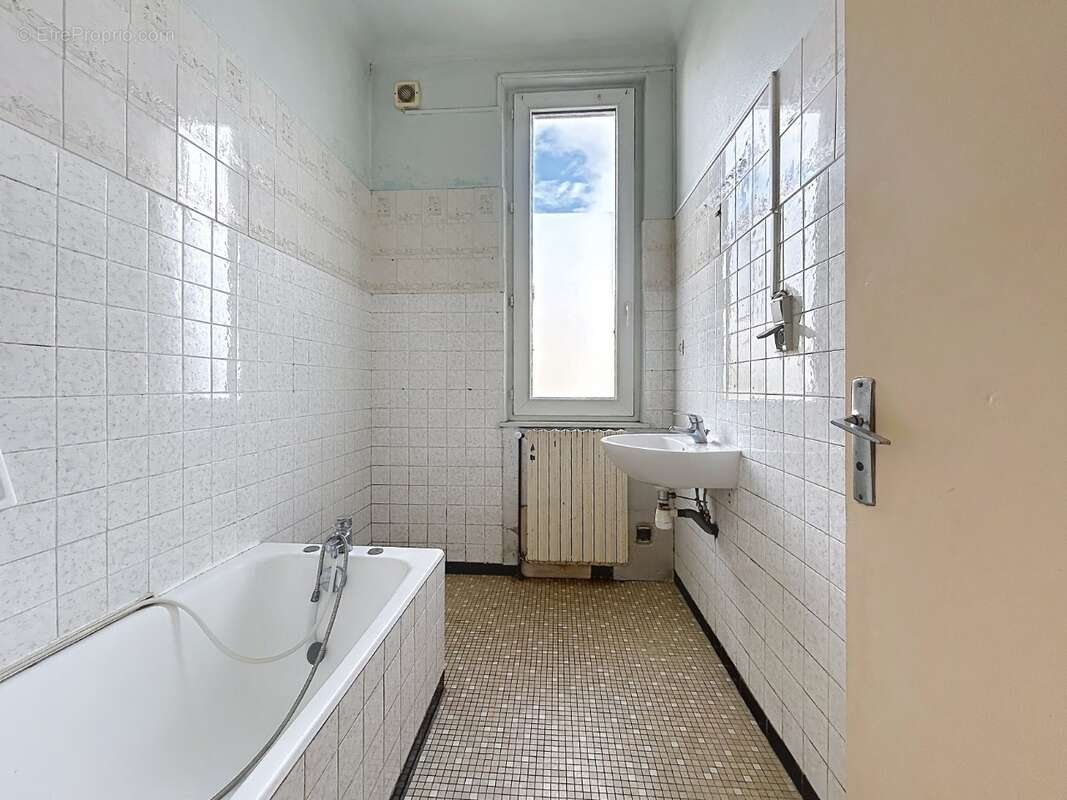 Maison à MONTELIMAR