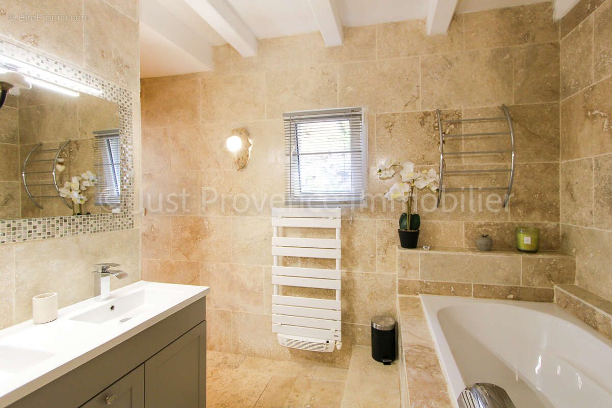 Maison à LE BARROUX