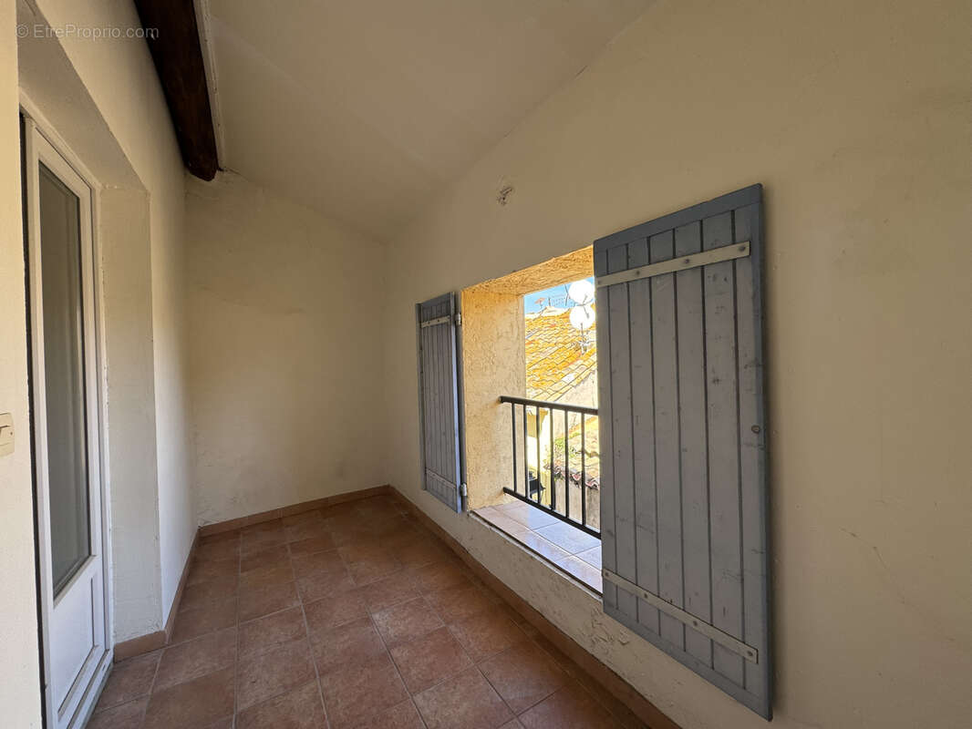 Maison de village à acheter avec 2 chambres à Coursan - photo 4