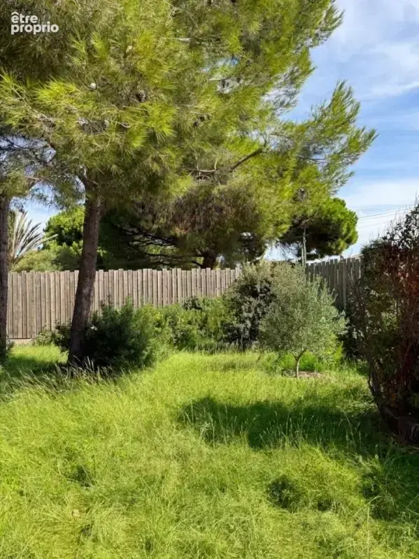 Terrain à SIX-FOURS-LES-PLAGES