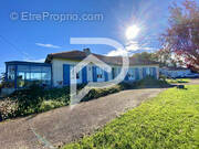 Maison à SAINT-SULPICE-DE-ROUMAGNAC