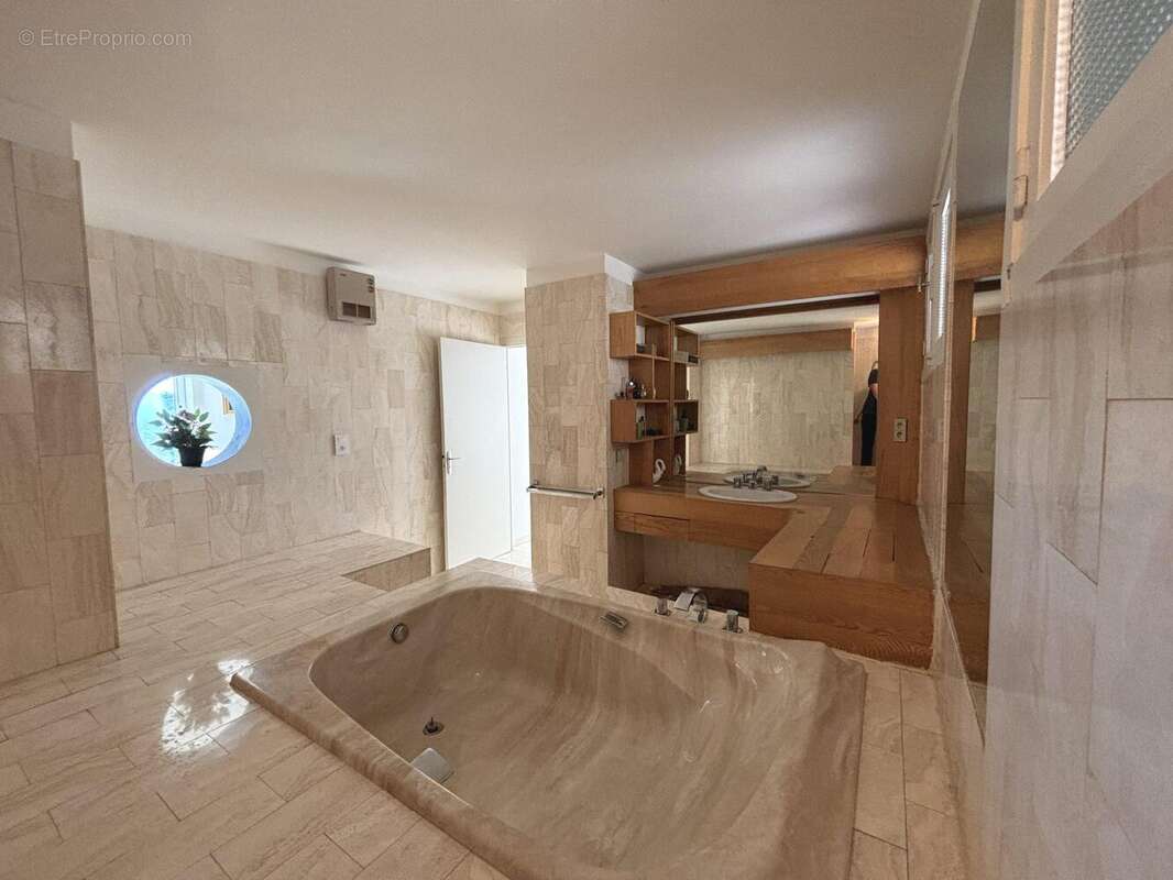 Maison 212 m² à Aubenas  - photo 3