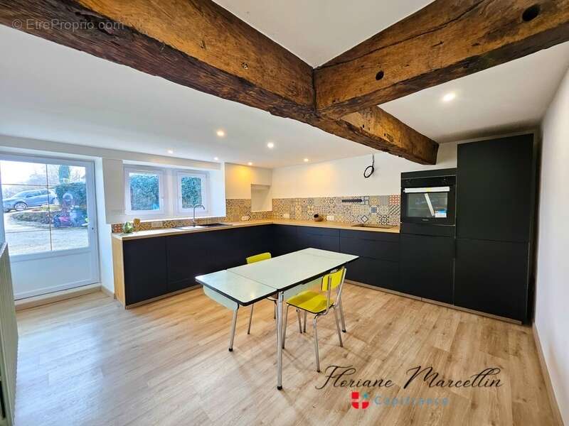 Appartement à PERS-JUSSY