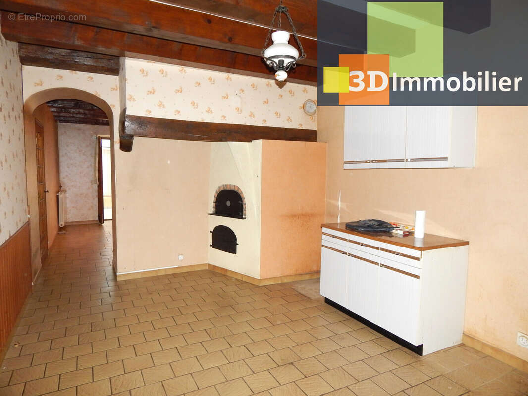 CUISINE 17 M² - Maison à BLETTERANS