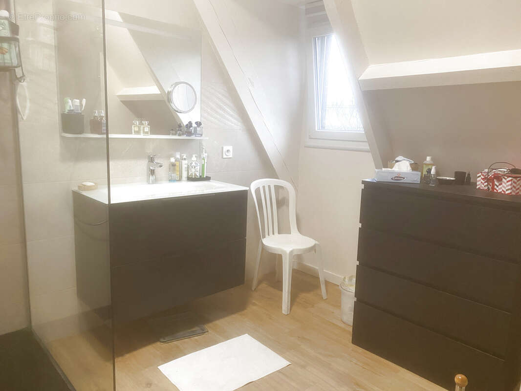 Maison à LE BEC-HELLOUIN