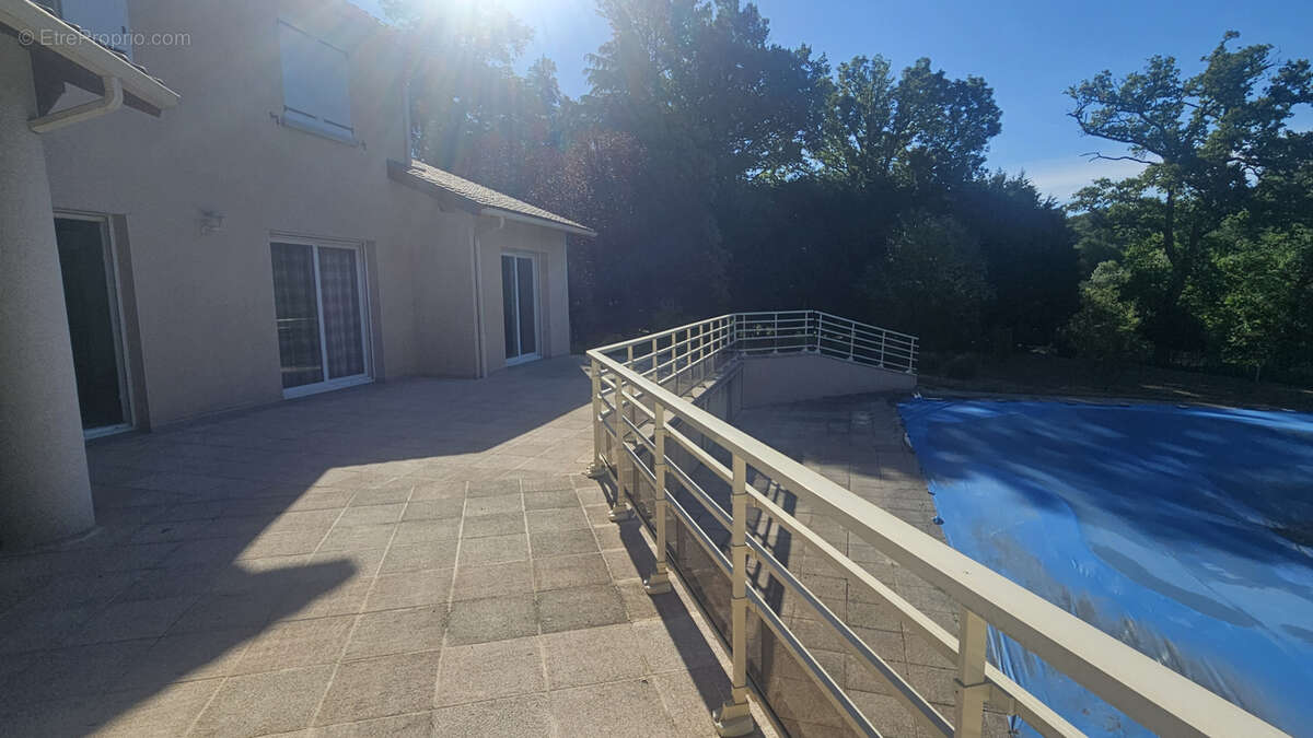 Maison à BELLAC
