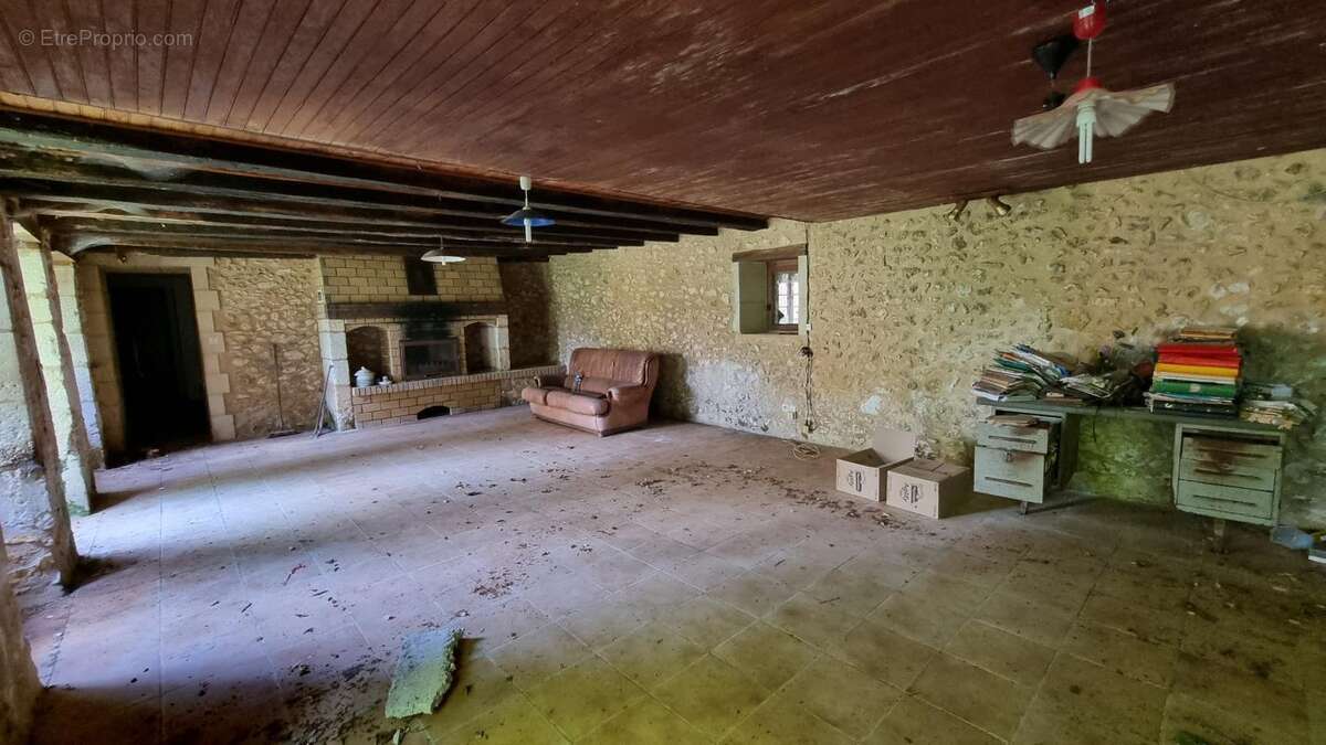 Maison à SAINT-AMAND-DE-VERGT