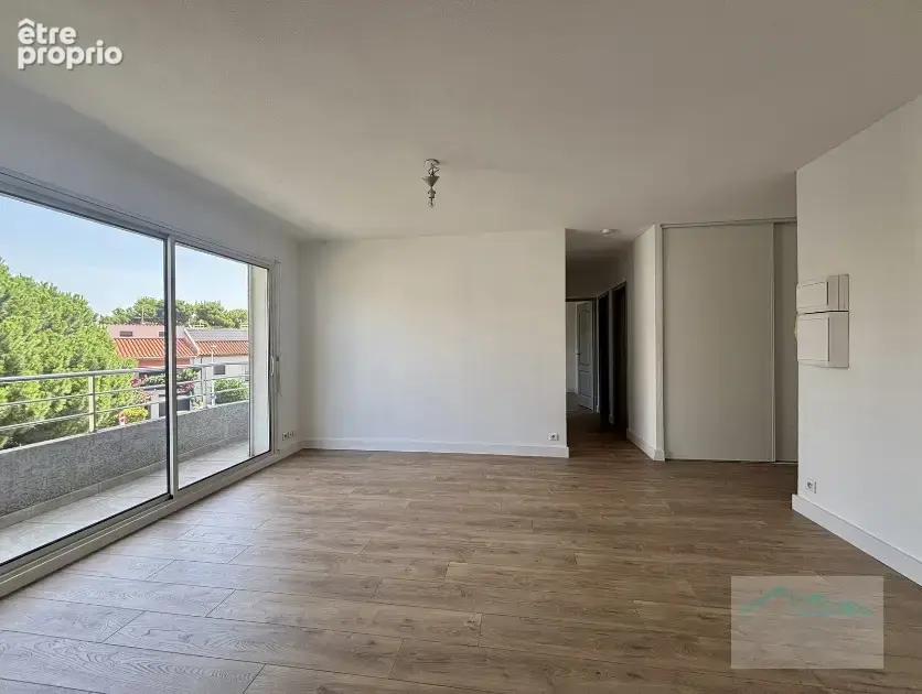 Appartement T3 rénové avec terrasse, garage et place de parking - photo 3
