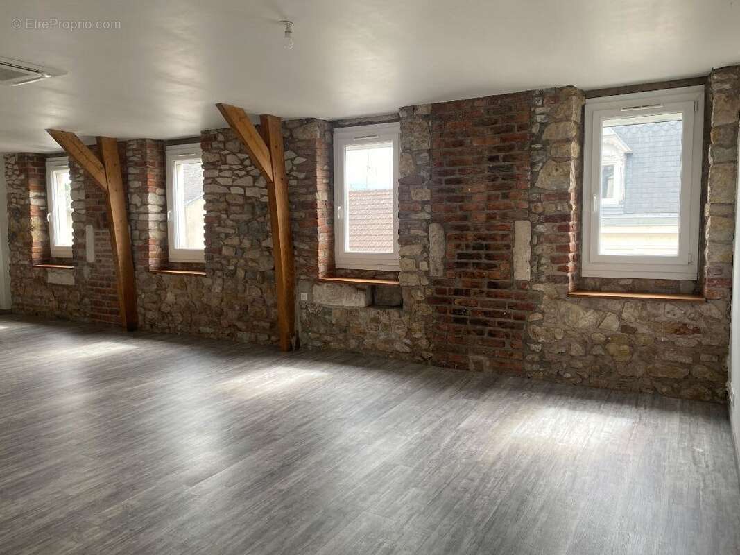 Appartement F3 de charme climatisé en hyper centre de Montluçon - photo 2