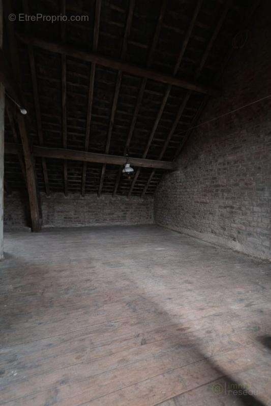 Maison à AYENCOURT