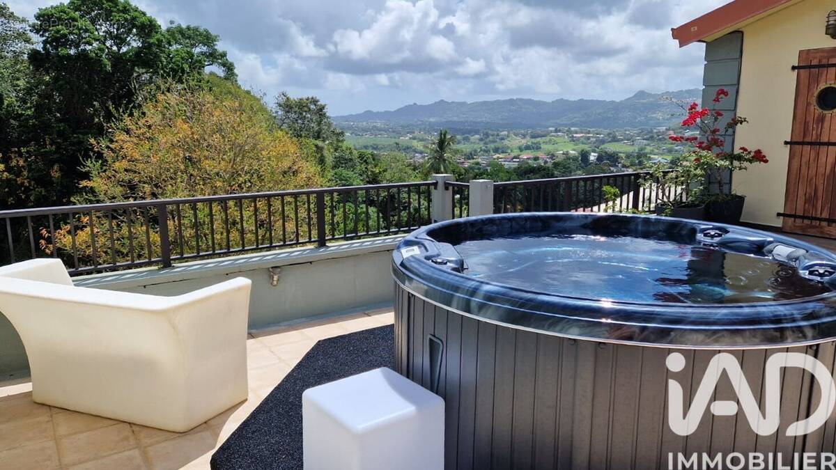 Photo 1 - Appartement à LE LAMENTIN