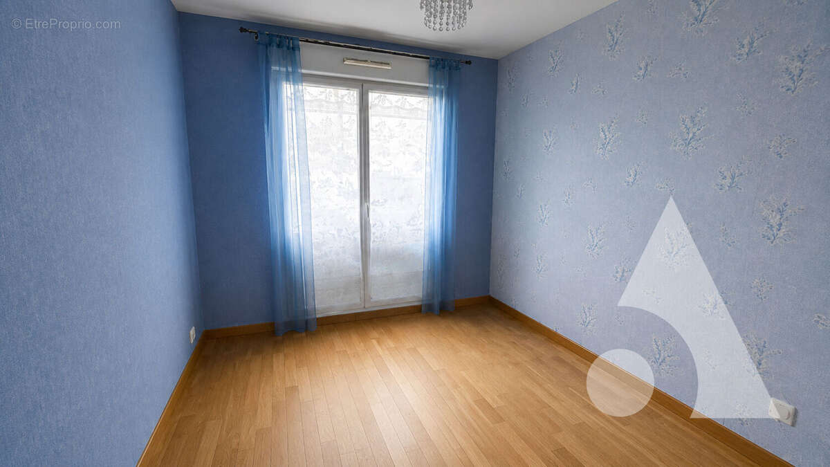 Sainte-geneviève-des-bois ,résidence de standing ,t3 de 80 m² ,terrasse 15 m² , double garage motorisé - photo 6