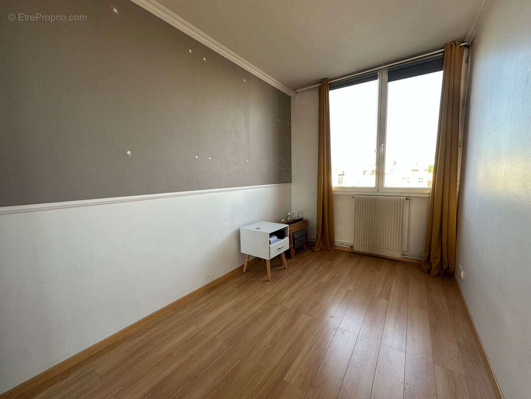 Appartement à SAINT-MAUR-DES-FOSSES