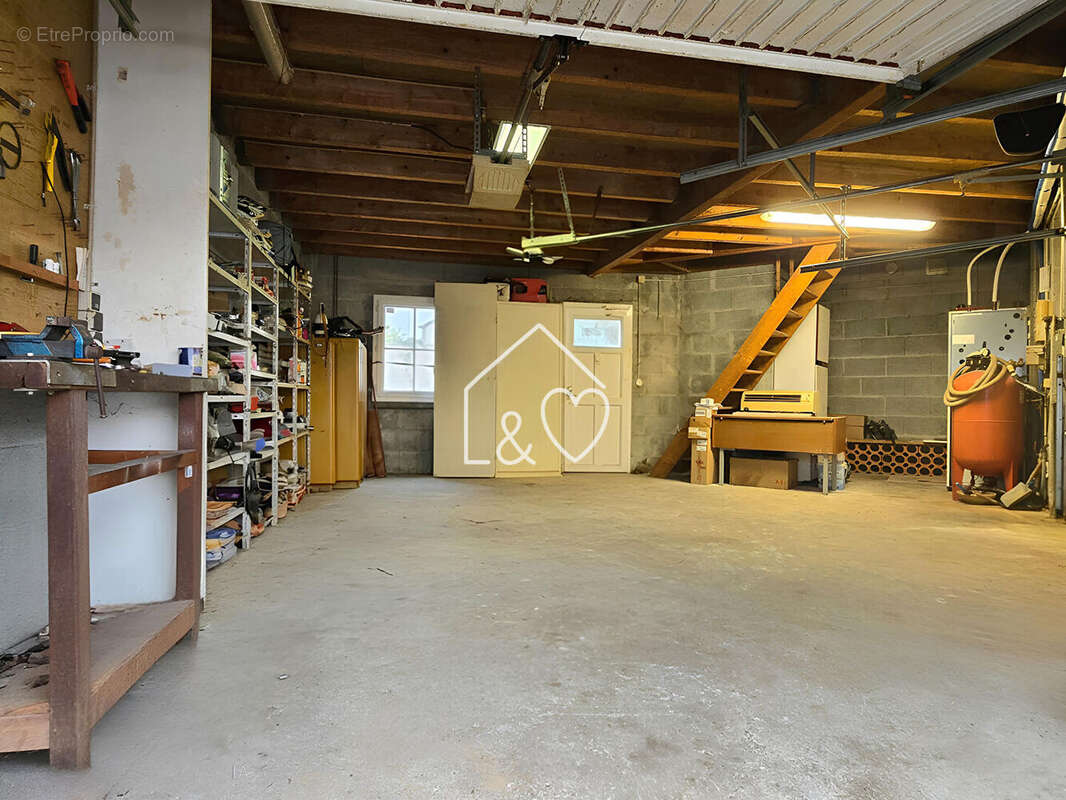 Maison à SAINT-MARTIN-DES-NOYERS