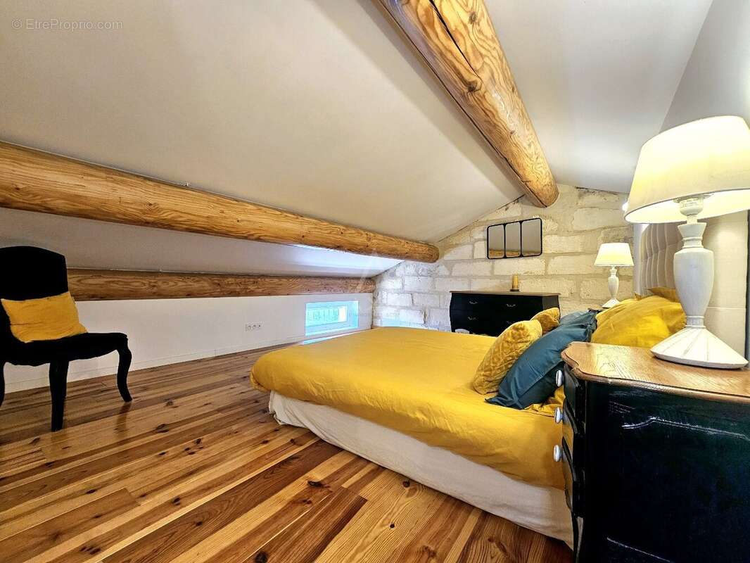 Appartement à ARAMON