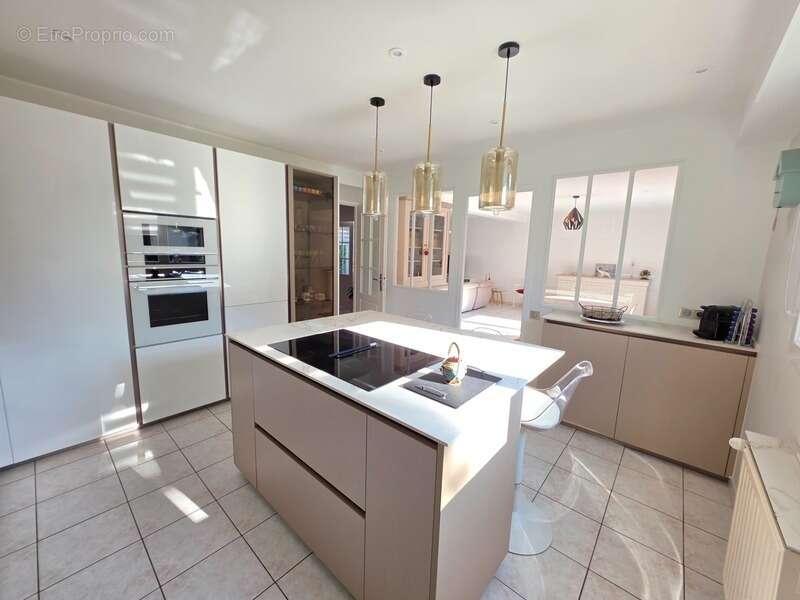 Maison à LA CELLE-SAINT-CLOUD