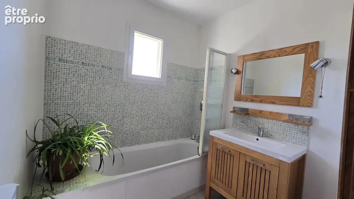 Maison 4 ch jardin piscine + terrain constructible - photo 14