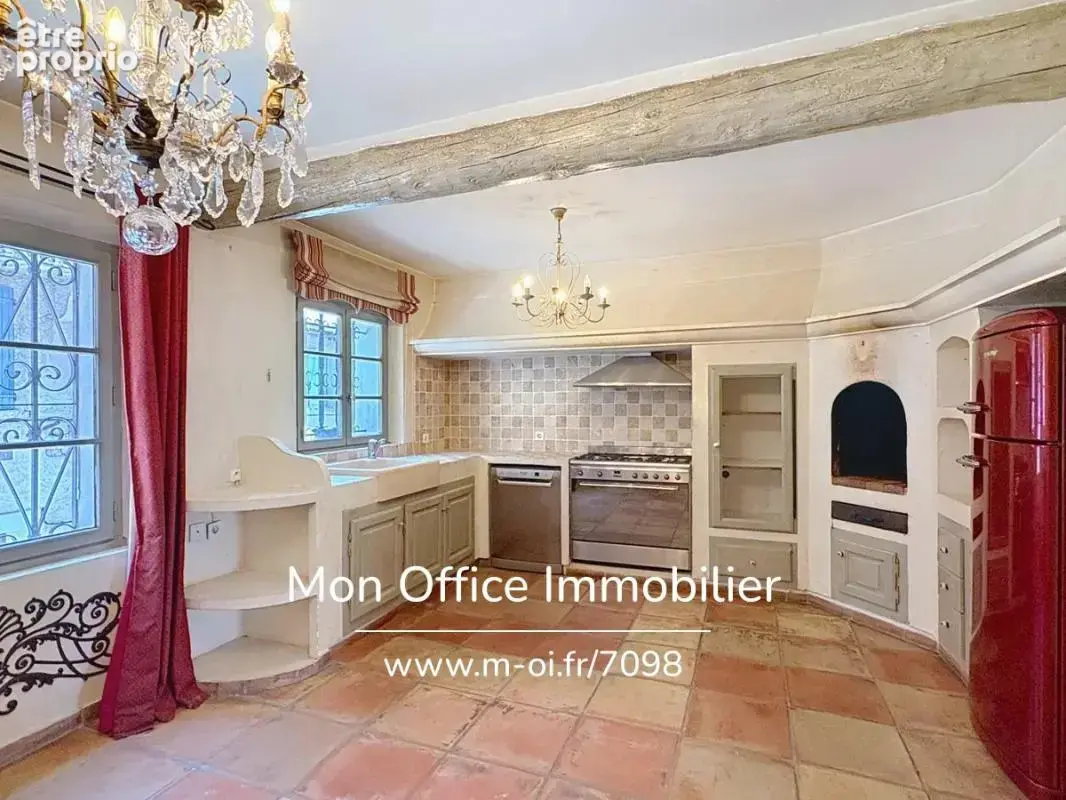 Référence : 7098-les - maison de maître t7 à rénover au coeur du village de cogolin - photo 6