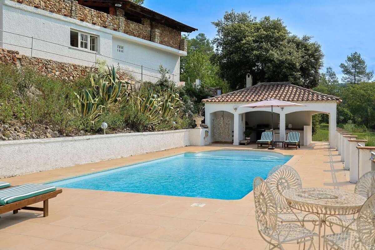 Maison à SAINT-ANTONIN-DU-VAR