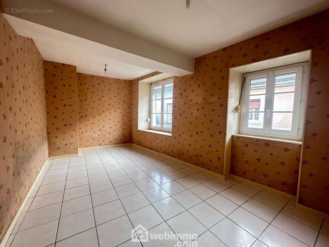 La salle à manger pour y recevoir vos convives