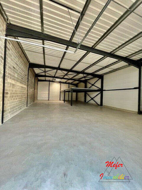 Commerce 300 m² à Perpignan  - photo 2