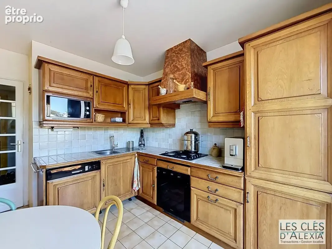 T4  de 87 m2 traversant avec balcons et garage fermé – Villeurbanne - photo 12