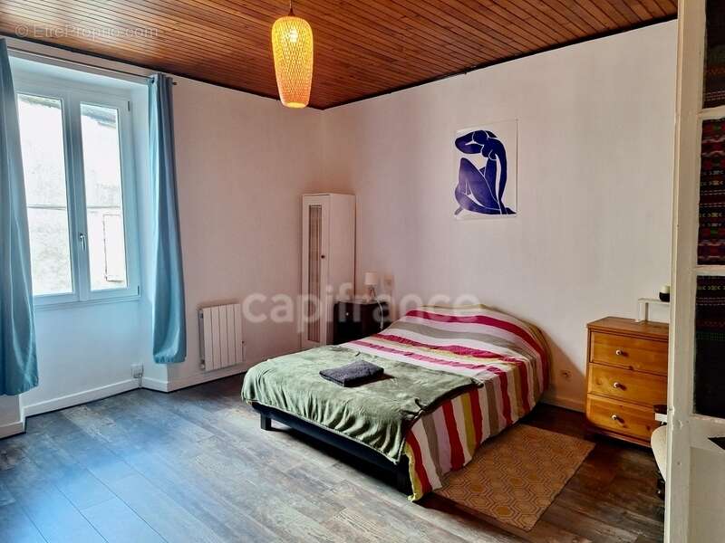 Maison à PUYLAROQUE