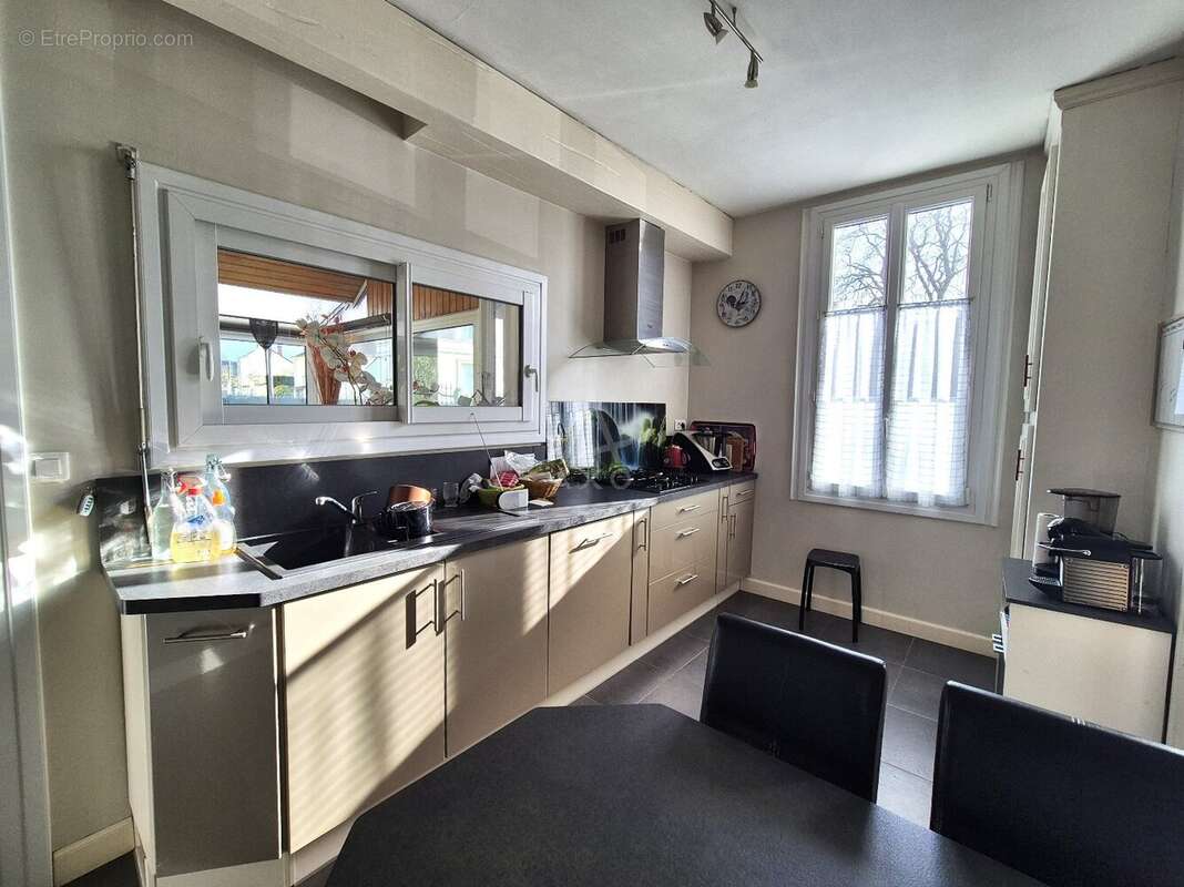 Maison à LONGUE-JUMELLES