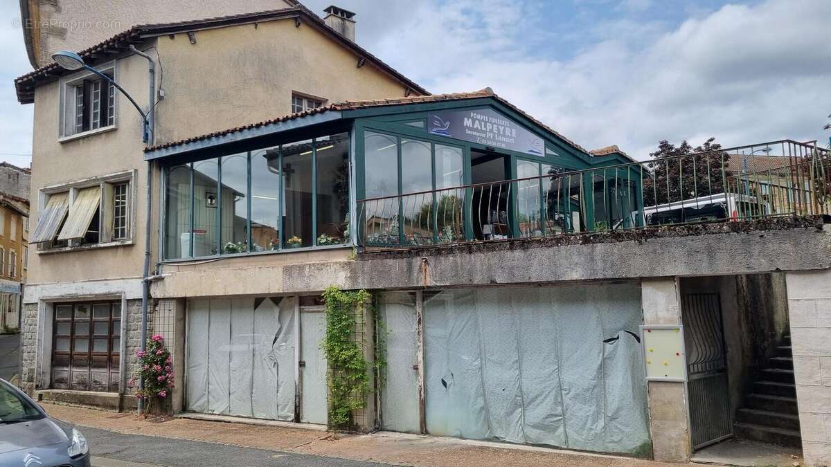 20250603151814 - Commerce à NONTRON