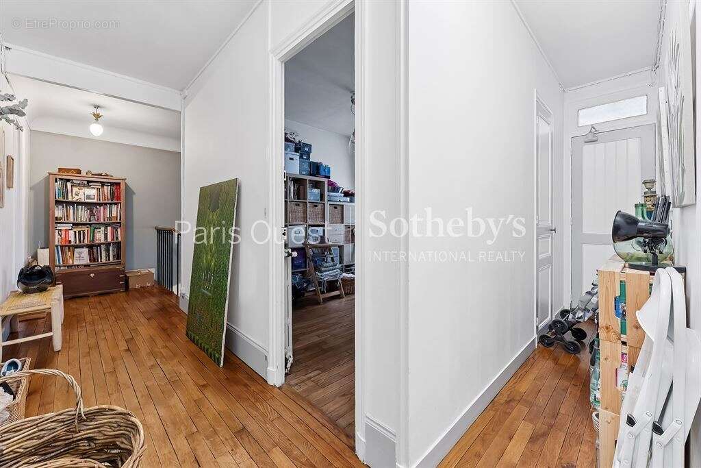 Appartement à NEUILLY-SUR-SEINE