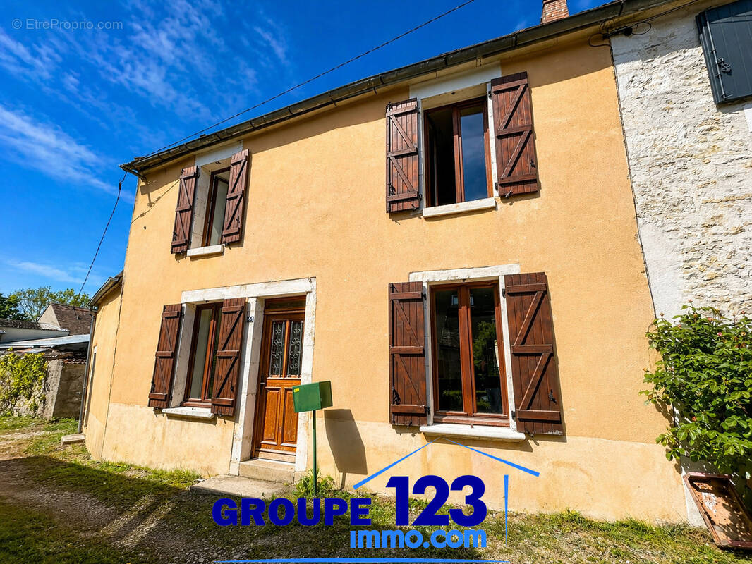 Maison à MALIGNY