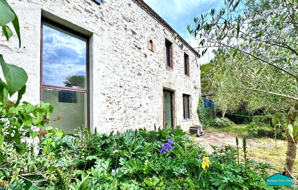 Maison à ROCHESERVIERE